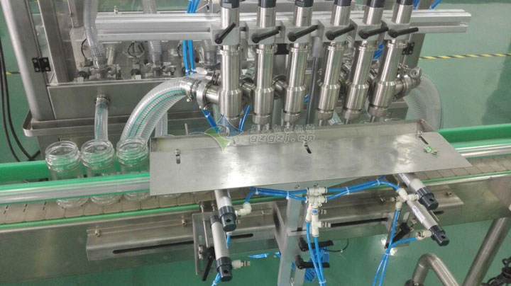 鮮辣醬灌裝機(jī)